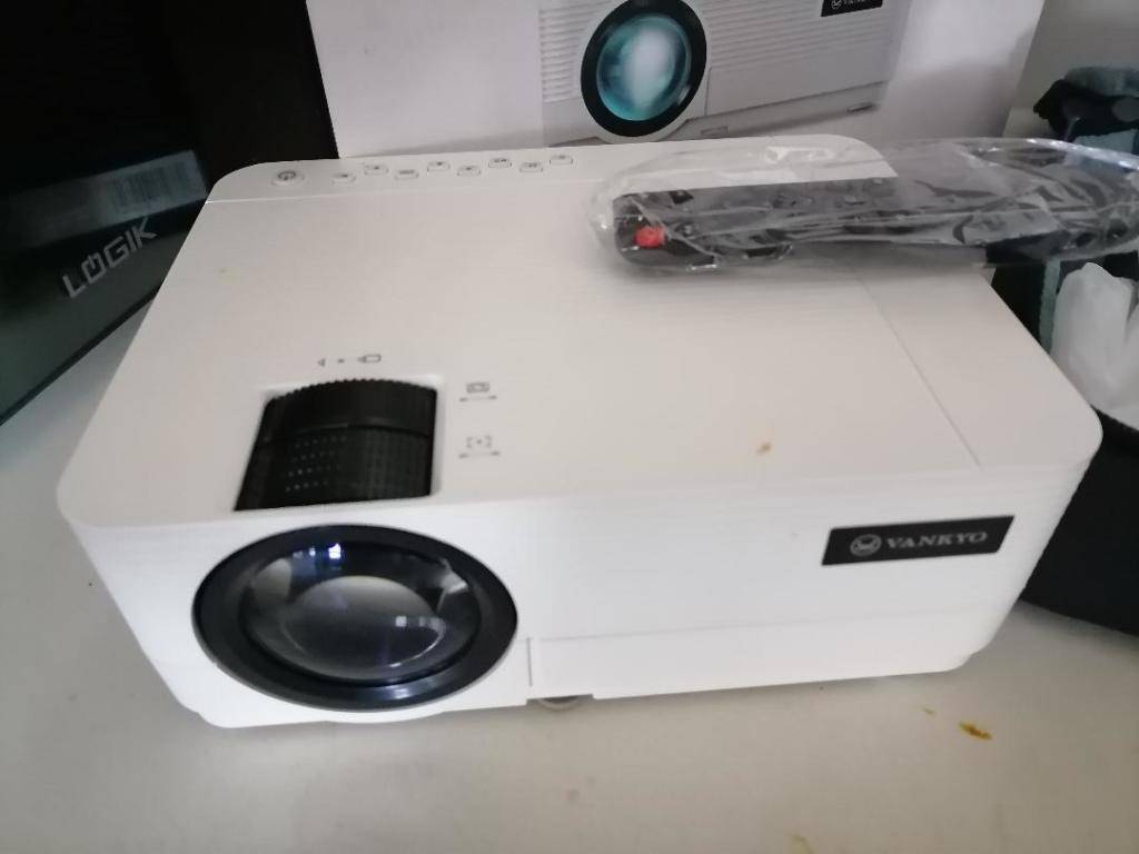 Projectors *YEAR END CLEARANCE*R30 FREIGHT*VANKYO LEISURE 470 MINI